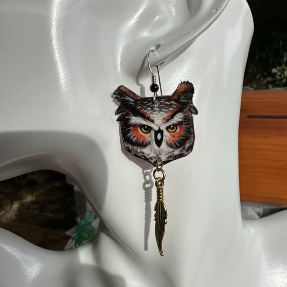 Great horned owl handpainted earrings w feather charm sterling wires OOAK - Picture 3 of 5